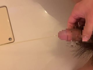 寝起きの溜まった尿を放出