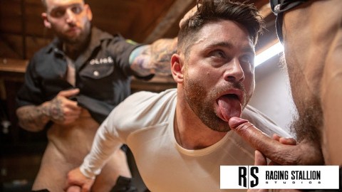 Sexy Hunk Driver follada por 2 Hot policías - Skyy Knox, Beau Butler, Tony Dangelo - Raging Stallion