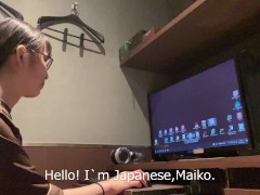 Video Nasty office worker woman masturbates while watching erotic videos at an internet cafe on holidays ①