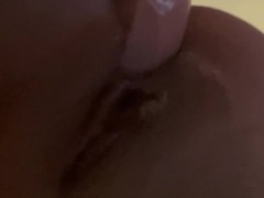 Kami washes her fuck hole 🍑💦