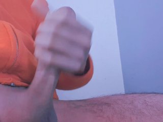 Le escupo a mi verga hasta terminar súper rico