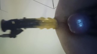 I try my ham'r dildo with my fuckmachine (F-machine pro 3)