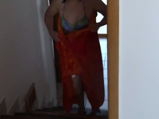 Mature beautyon the beach she shows off, enjoys the sea and masturbates before getting_fucked by he