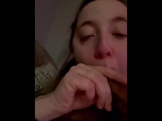 Watch me suck on a banana like it’s a cock 💦