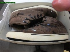 20 cumshots on Globe Motley skate shoes (quick version)