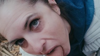 Рискованный Публичный Трах На Открытом Воздухе В Лесу Рядом Со Спортивной Площадкой - Капающий Сперма В Жопе И Моча