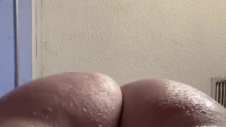 PAWG shakes ass in slo-mo 