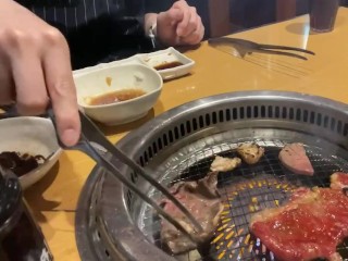 Une Employée De Bureau Méchante Mange Du Yakiniku Seule Pendant Les Vacances ①