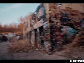 Real Life Hentai - Veronica Leal quadruple penetration by Alien Monsters screenshot number 2