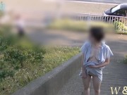 Preview 5 of 【個人撮影】可愛い彼女が海沿いの道路脇でドキドキ見せつけ露出、Masturbation by the road by the sea.