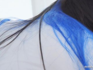 Brazzers - Sara Retali Discovers That Her New Skirt Is Ripped & Makes The Most Out It With Her Bf