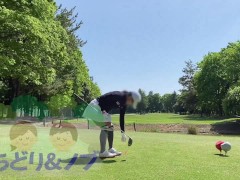 純白パンティが見えてしまう超ミニスカートでゴルフする美人日本人 - Screenshot 10 of 16 - Public