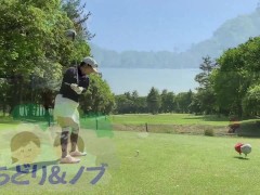 純白パンティが見えてしまう超ミニスカートでゴルフする美人日本人 - Screenshot 4 of 16 - Petite