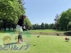 純白パンティが見えてしまう超ミニスカートでゴルフする美人日本人 - Screenshot 6 of 16 - Golf Player