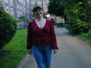 Мочусь в штаны на публике