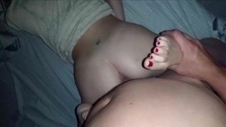 Ебля раком + ноги красные ногти