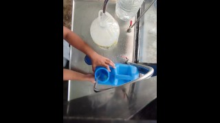 Ik vul onze klanten liters water (dag 6)