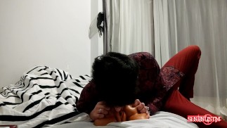 Kız arkadaşımın annesini zorla boşalttım