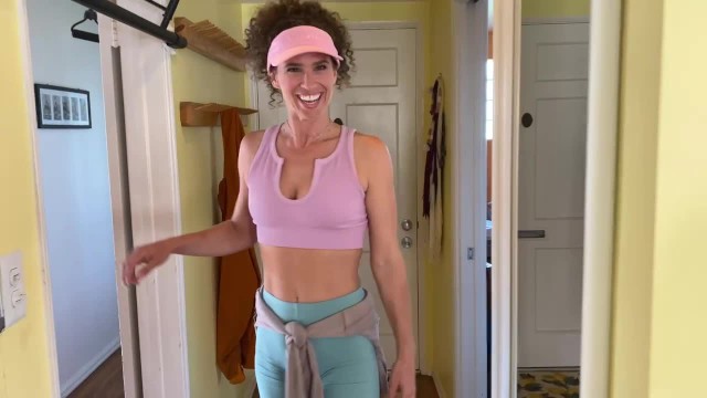 Primo Divano Di Casting! MILF Fa un Pompino Perfetto!