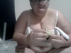 BBW Feedee eats Taco Bell