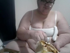 BBW Feedee eats Taco Bell - Screenshot 3 of 16 - Ssbbw