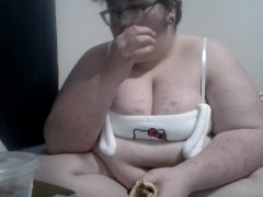 BBW Feedee eats Taco Bell - Screenshot 9 of 16 - Feedee