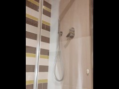 Video Bitch fucks herself in the shower with a dildo