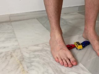 Macrophilia - giant recruits new slaves (vore)