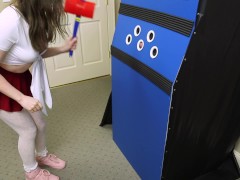Whack-A-Cock Arcade Game | Bonus Level: Handjob - Screenshot 3 of 16 - Handjob