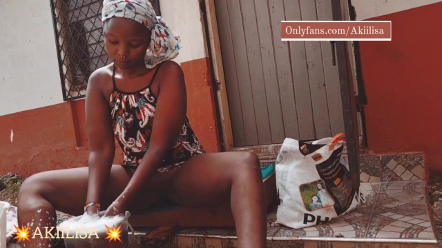 African girl washing clothes/Akiilisa free porn//