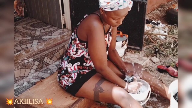 African girl washing clothes/Akiilisa free porn//