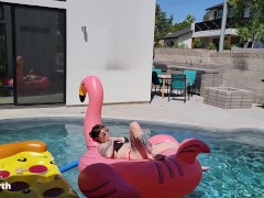 Video stepbro caught me getting off in the pool so I sucked and fucked him