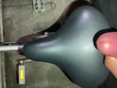 のサドルでオナニーする男子大学生 - Screenshot 5 of 16 - Penis