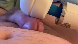 Morning Wood Cum with Hitachi Magic Wand - 双性恋男性高潮