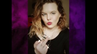 吸烟癖。成熟的findom