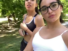 Video 💎 Due tiktoker italiane fanno le troie al parco con Sara Diamante