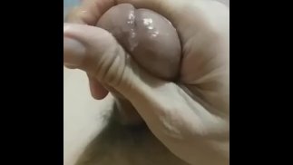 Jakol quarantine sa room ang gwapo 