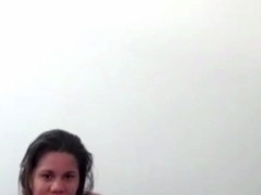 Красивая одетая кошечка мастурбирует, пока не сквиртует - Screenshot 10 of 16 - Cumshot