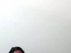 Красивая одетая кошечка мастурбирует, пока не сквиртует - Screenshot 16 of 16 - Rough