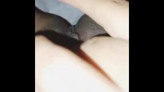 Putita mexicana se masturba delicioso,  tiene su vagina humeda