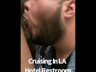 THEBXMOUTHがロサンゼルスのホテルのトイレでクルージングに行く