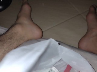 I was trying to Cumshot in the Bag but i miss and Cum in my Legs and Feet