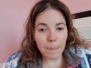 Tengo ganas de orinarte lluvia dorada - Evita Camila_orinando