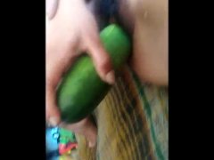 Masturbacion con pepino colegiala de estrecha vajina bien mojada y le cabe todo - Screenshot 16 of 16 - Girl Masturbating