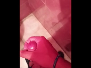 Guy Masturbates in the Shower