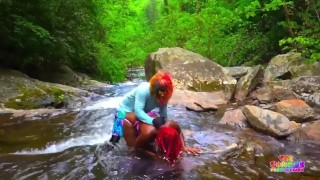 Gibby The Clown baise Siren à la cascade