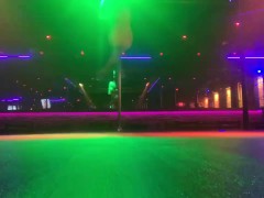 Topless blonde stripper bends and twerks for you  - Screenshot 14 of 16 - Topless