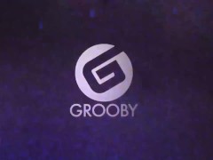 GROOBYGIRLS: Serena Bubbles Takes It Raw - Screenshot 1 of 16 - Groobygirls