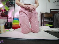Changing her diapers - Screenshot 6 of 16 - Diaper