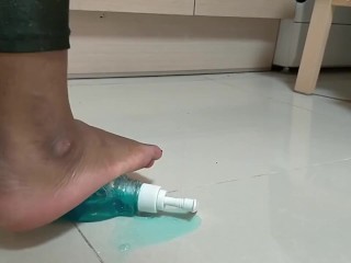 跺脚，践踏，碾压，脚，脚底，脚，恋足癖，脚趾，脚奴